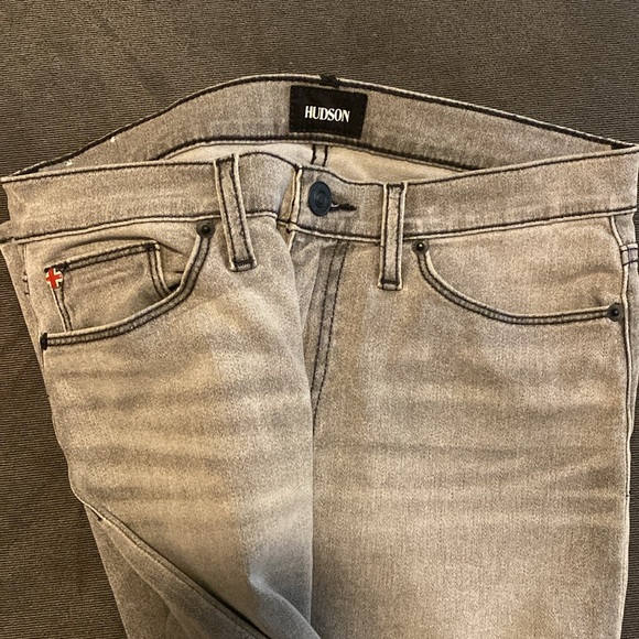 NWOT. Hudson women’s skinny jeans. Size 28 - Picture 2 of 2
